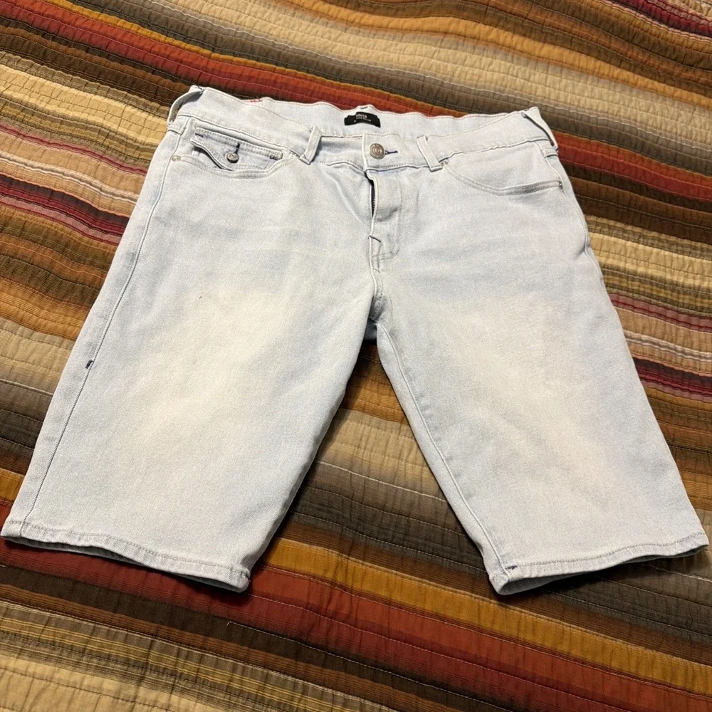 True Religion Rocco Relaxed Skinny Men's Light Wash Denim Shorts 5-Pocket sz 33